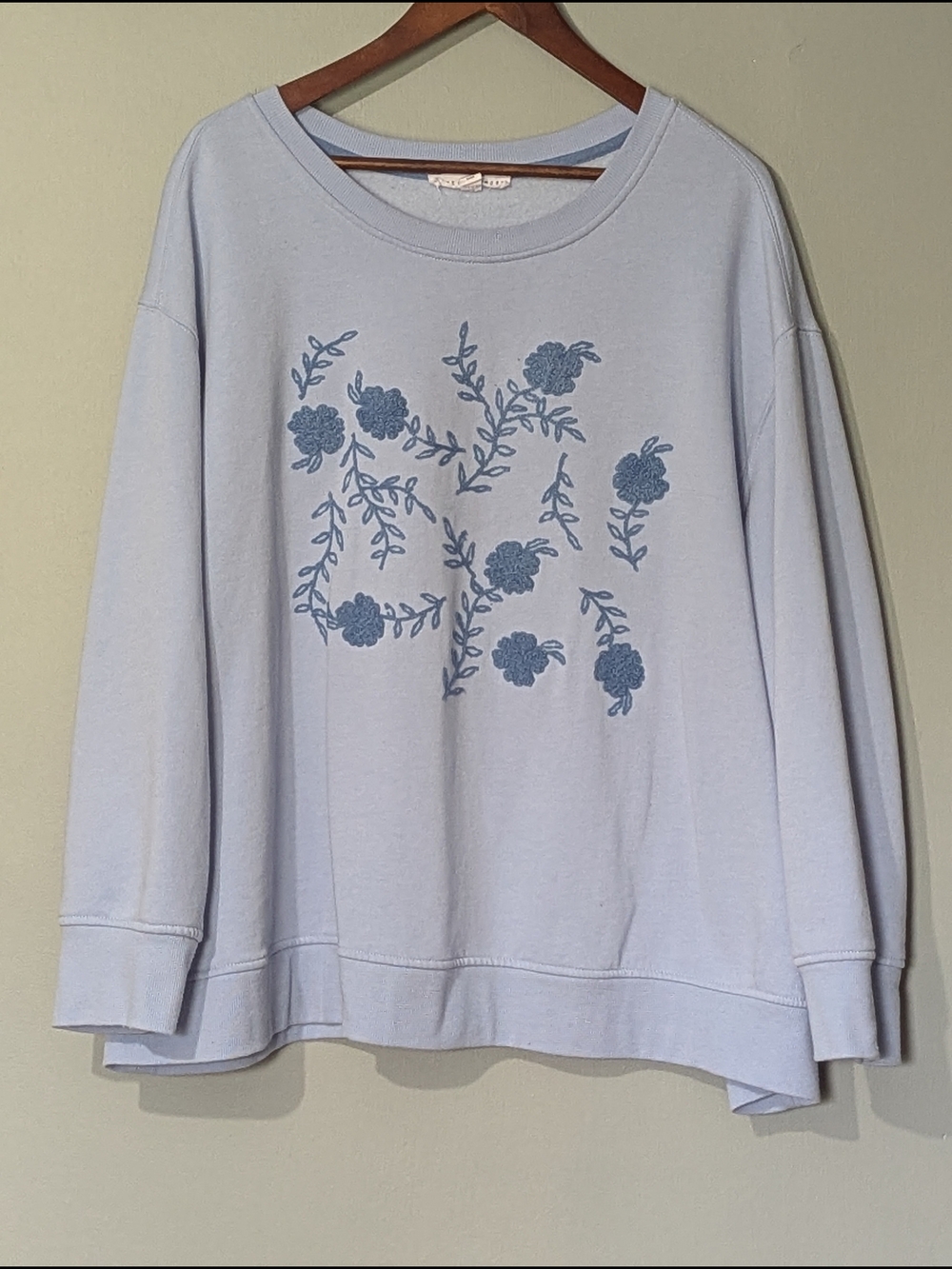 Jane & Delancey Womens Light Blue Floral Embroidered Pullover Sweatshirt Grandma